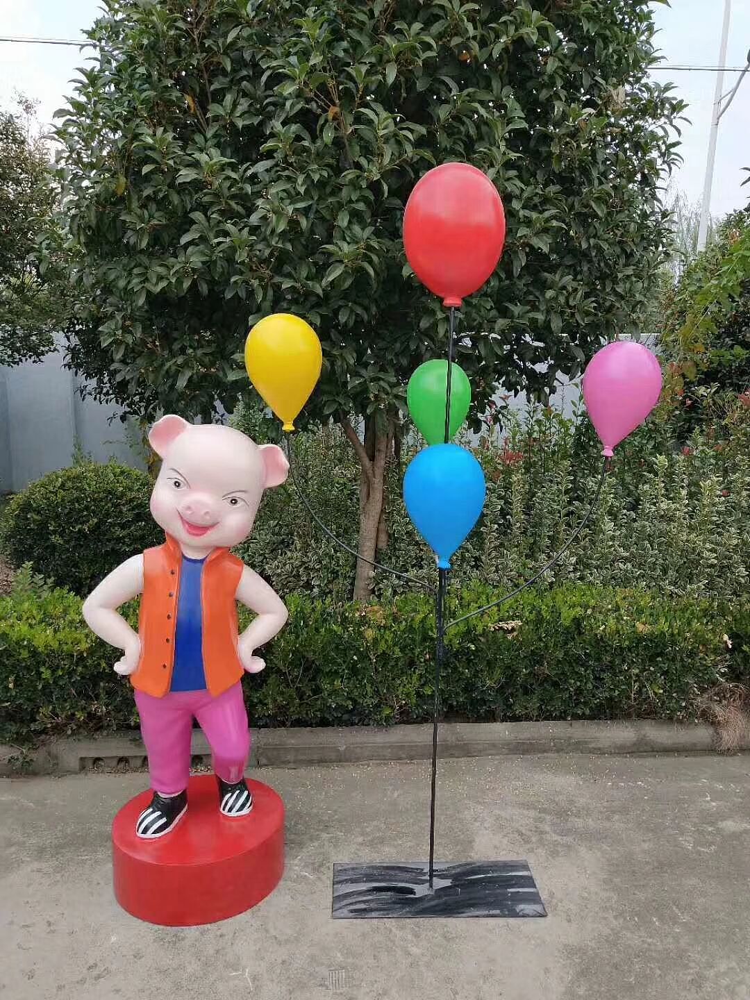 玻璃钢卡通猪雕塑户外公园形象景观摆件猪年吉祥物公仔