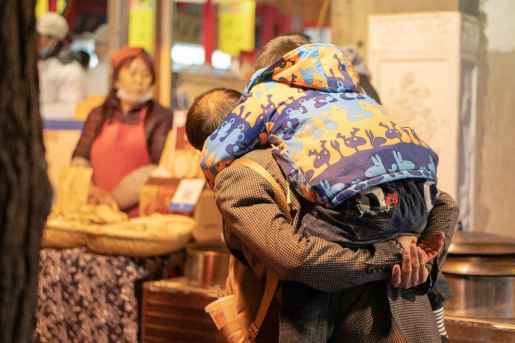 西安丨抓拍（图ZMTYxMjQzMTQ4） - 人文/纪实摄影 - 站酷设计师郝贽韡原创素材 - 站酷ZCOOL