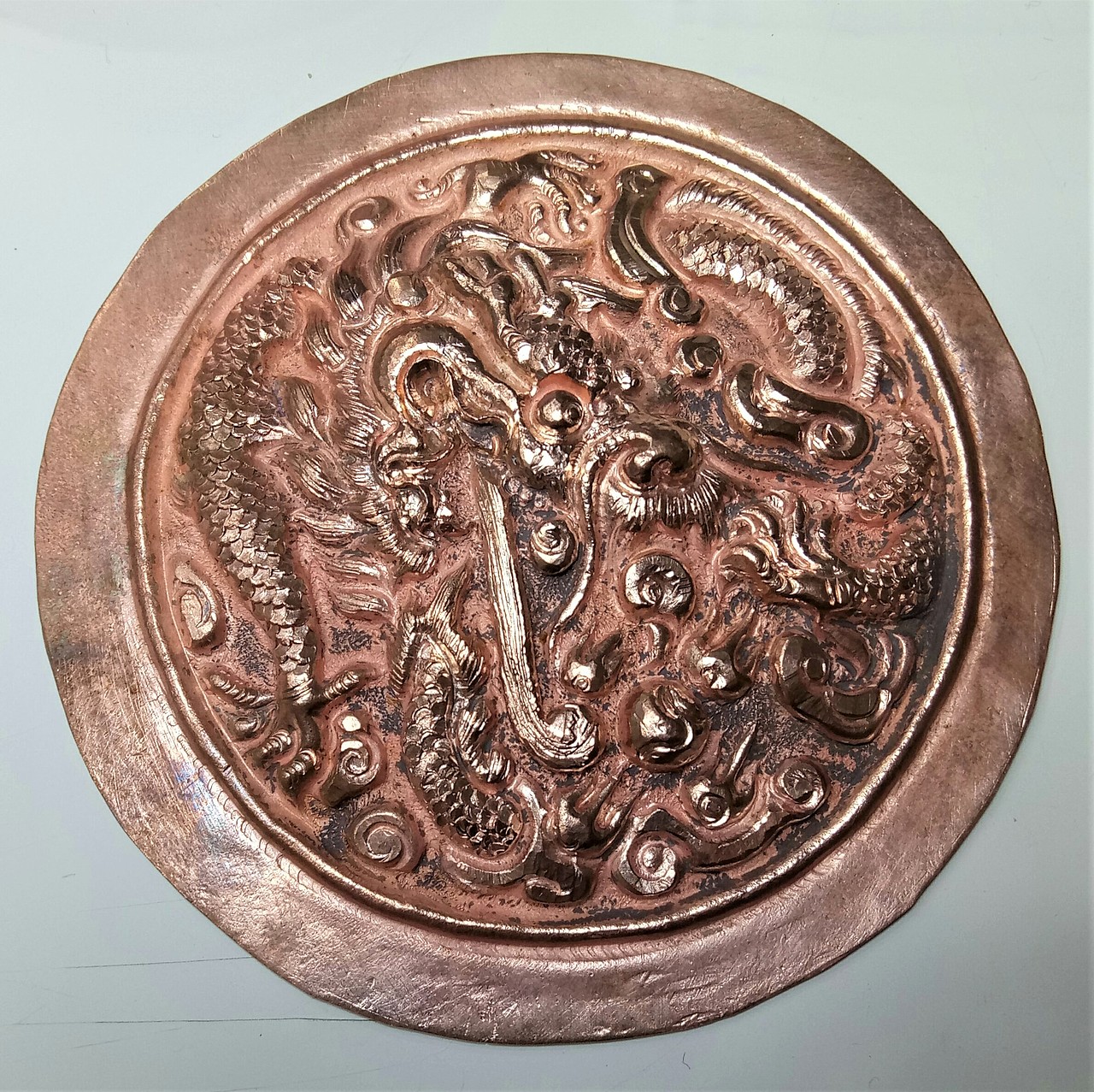 中国传统金属錾刻工艺作业