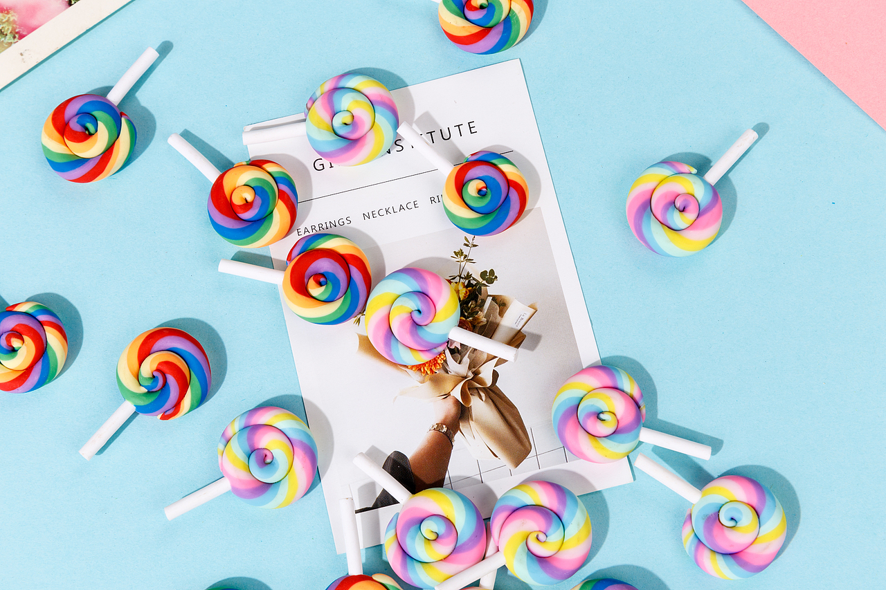 彩虹棒棒糖 美食拍摄道具 ins静物网红糖果拍照道具（图ZMTg3OTc3NTEy） - 产品摄影 - 站酷设计师网红拍照道具搭配原创素材 - 站酷ZCOOL