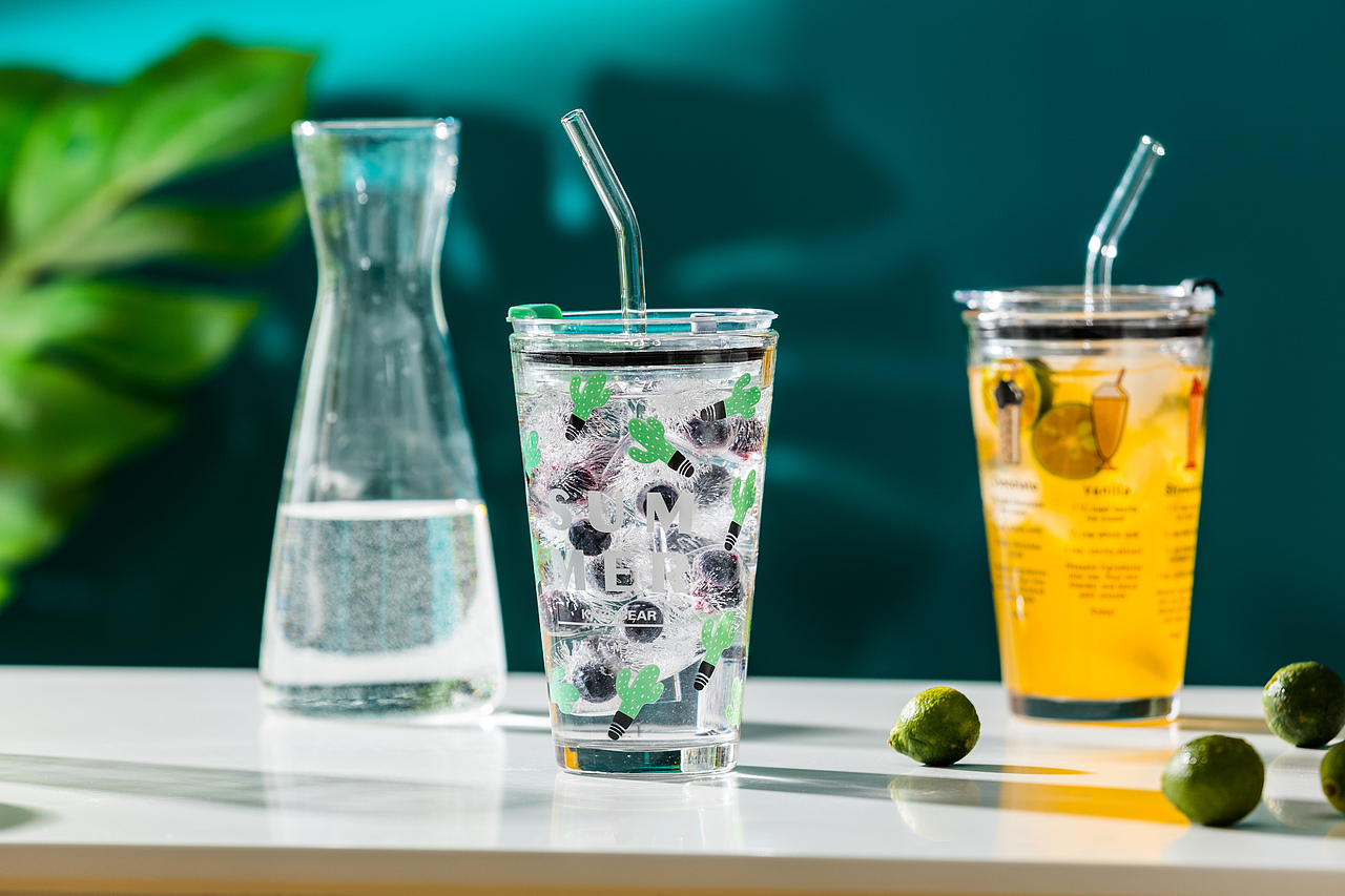 《心有独钟》| 水杯 | 吸管杯 | 玻璃杯 | 饮具（图ZMjE1NjIwNTI4） - 产品摄影 - 站酷设计师一毛拍美器原创素材 - 站酷ZCOOL