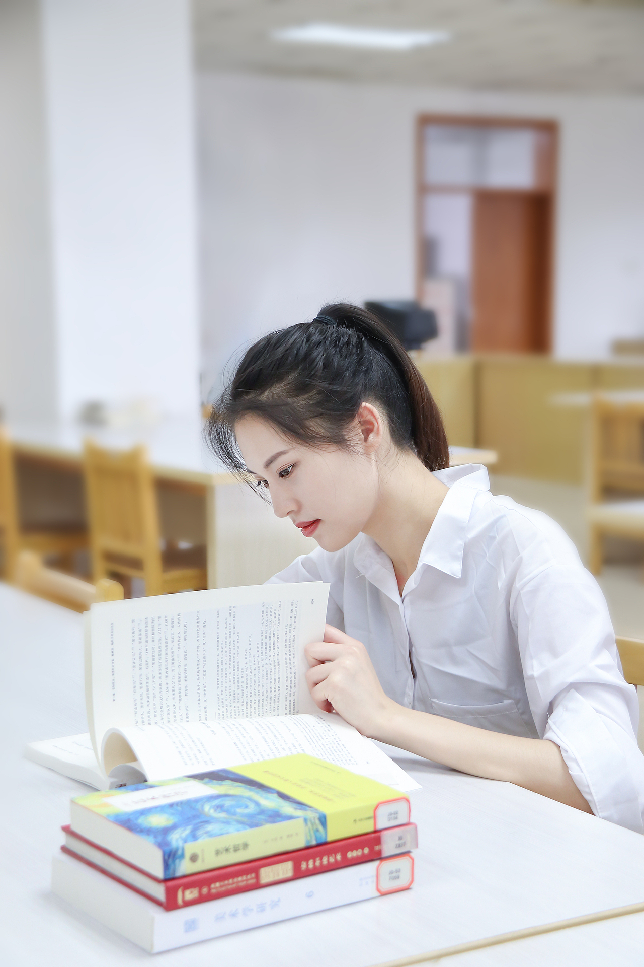 人像摄影图书馆校园写真组时尚约拍