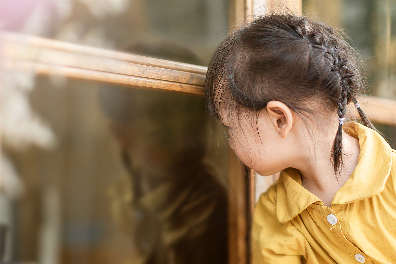 一家三口丨紫泥堂创意园丨朝上视觉人像摄影