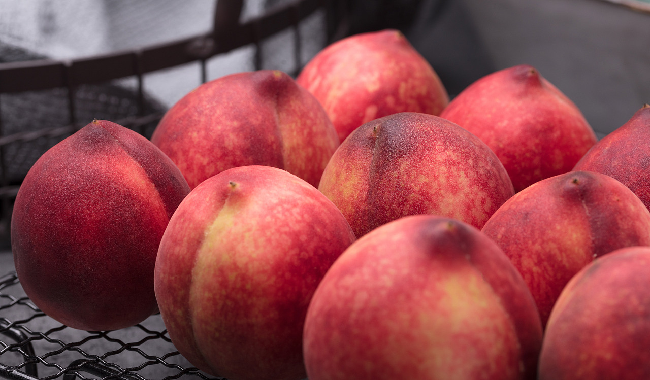 【修图】血桃（图ZMTIzMjg2NDY0） - 产品摄影 - 站酷设计师叶子柳原创素材 - 站酷ZCOOL