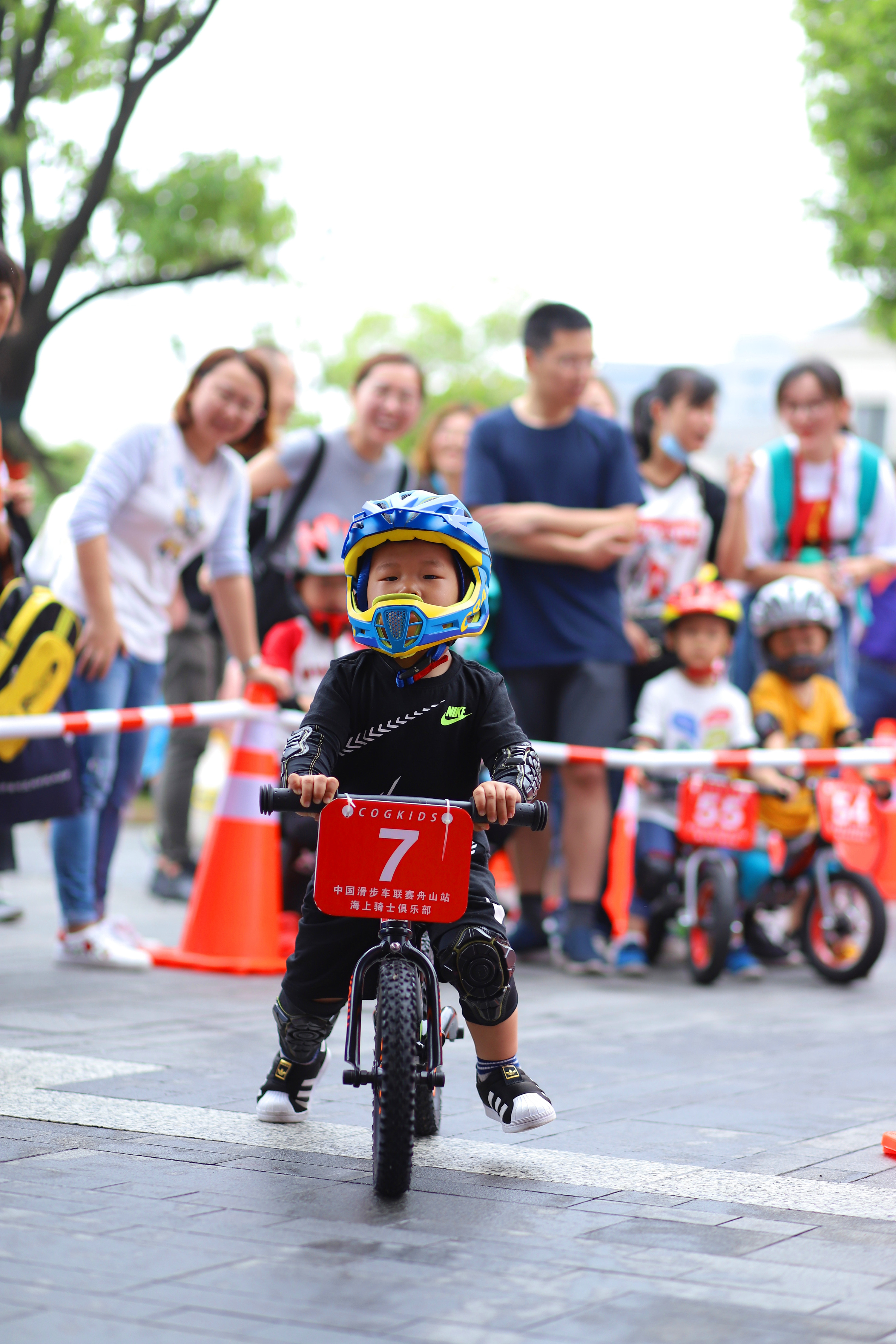 儿童节滑步车活动|摄影|人像摄影|悟空体育_原创作品-站酷zcool