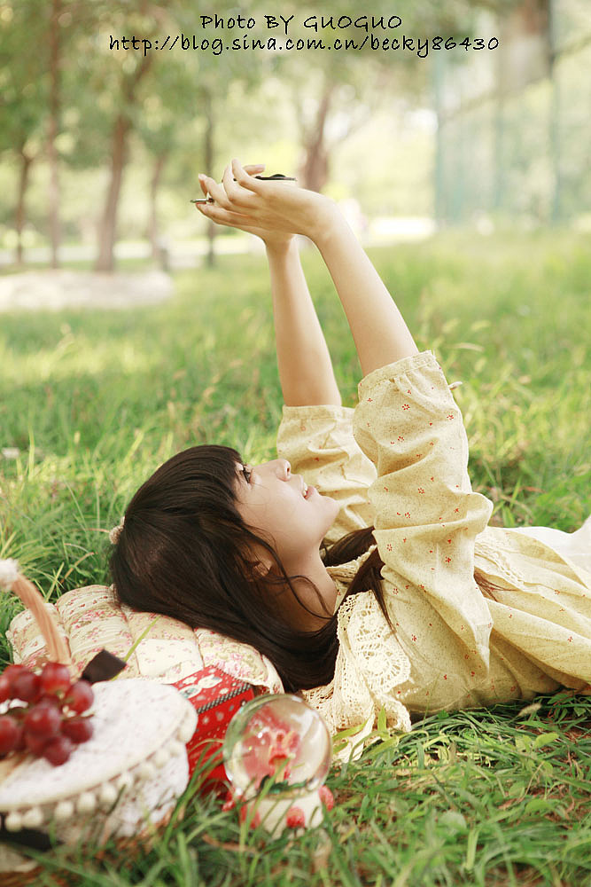 摄影:蝈蝈 模特:星蓓 《紫色年华》11a封面 插图 第一次拍你 星蓓 你