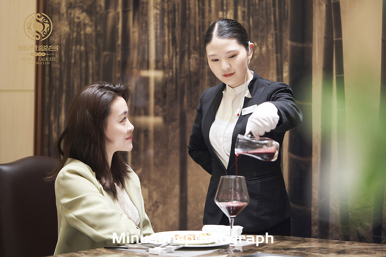 高端品质服务餐饮服务