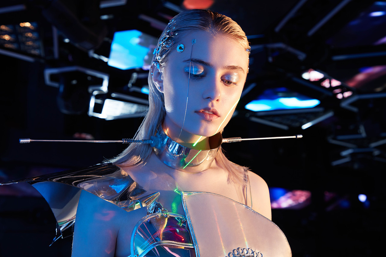 yzoungstudio赛博朋克2050当人工智能被神化