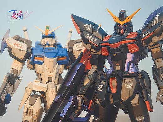 万代 1：100 MG迅雷和决斗高达