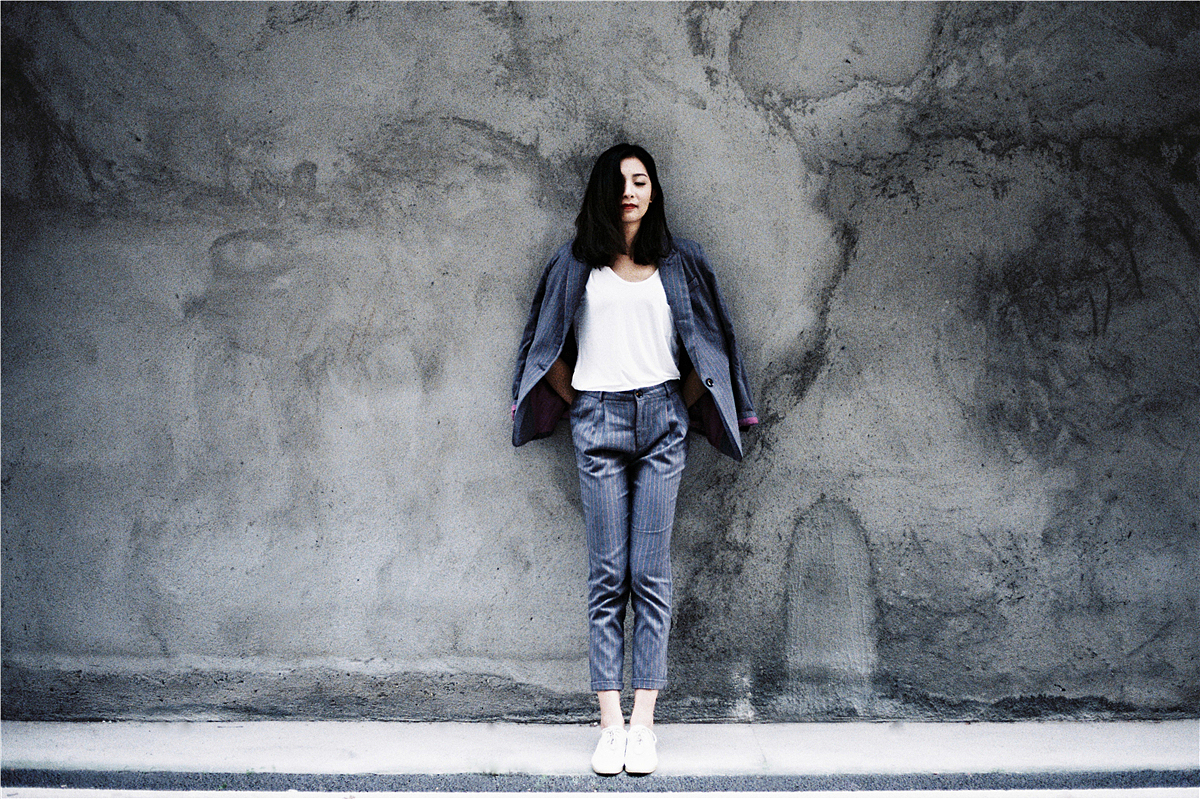 行走，就别怕孤独（图ZNDYyMzMxNjQ=） - 人像摄影 - 站酷设计师lwlam原创素材 - 站酷ZCOOL