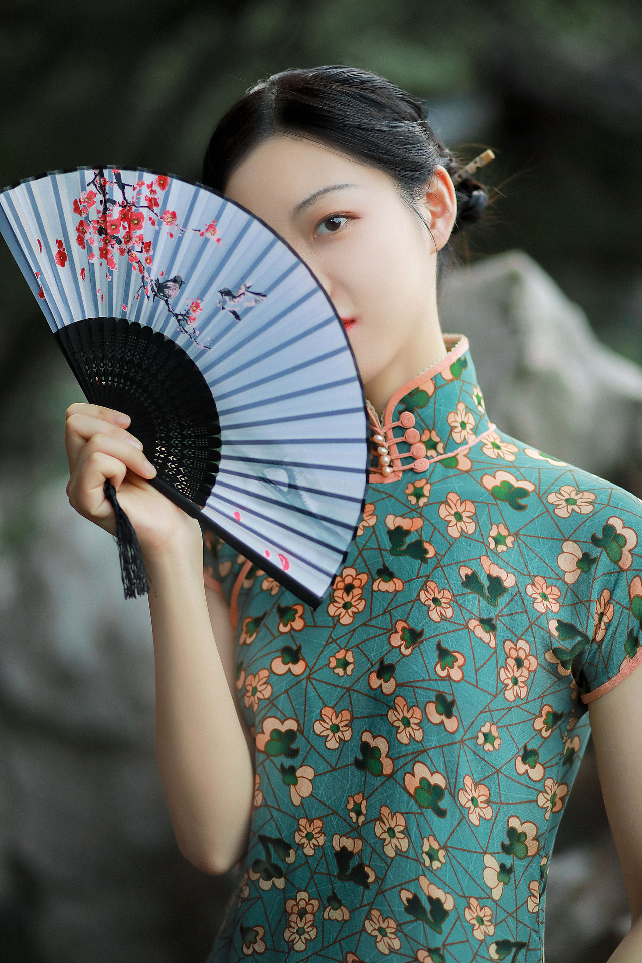 最是那一低头的温柔（图ZMjI3NjcwNDM2） - 人像摄影 - 站酷设计师子诺ZiNeo原创素材 - 站酷ZCOOL