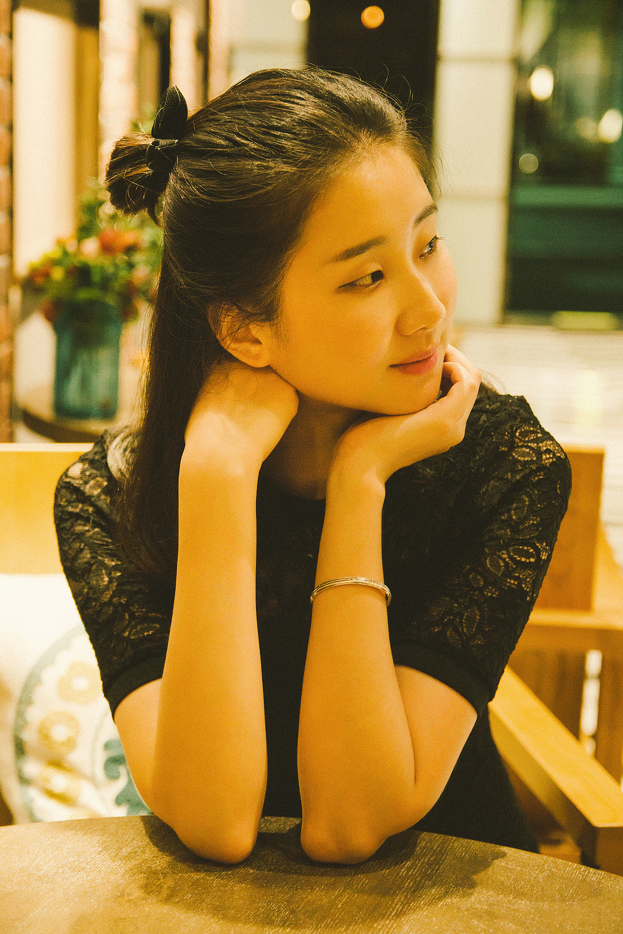 只记得那一天很匆忙 妳从沪的西南到东北~