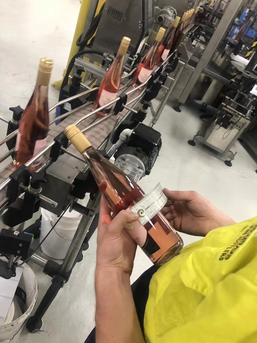 红酒产品的建模和渲染及单页（图ZMTUwMDE5NTQ0） - 生活用品 - 站酷设计师jzbj原创素材 - 站酷ZCOOL