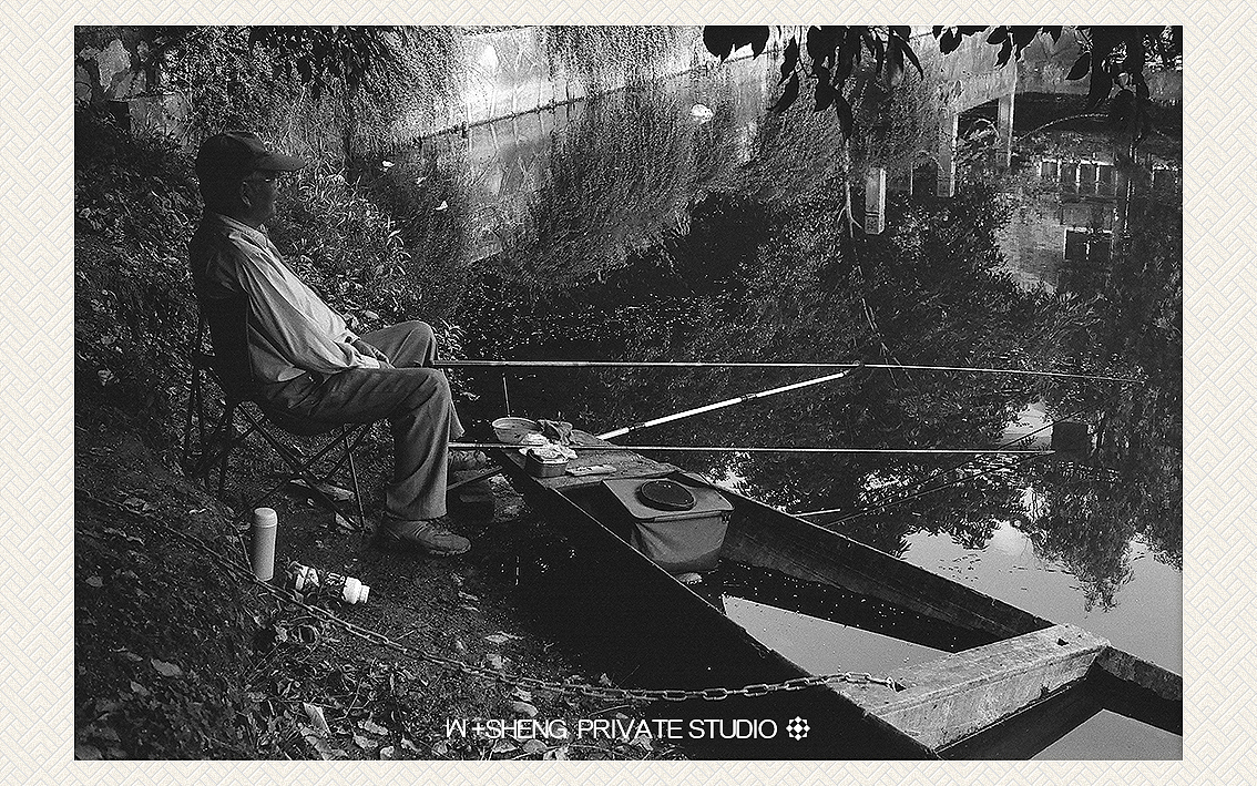 钓鱼——小公园里面-记得没钓到几条!