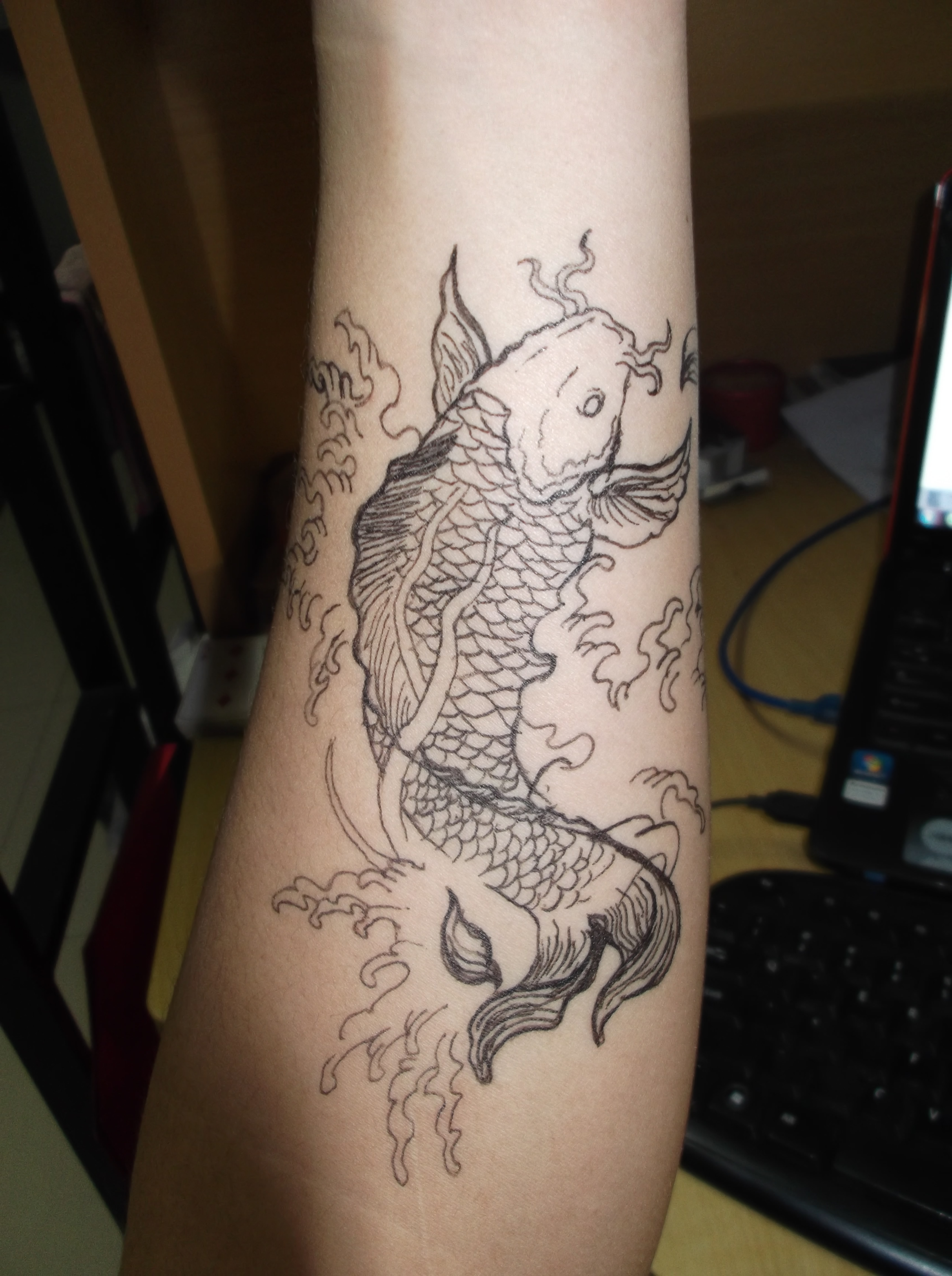 纹身图案鲤鱼跳龙门图片
