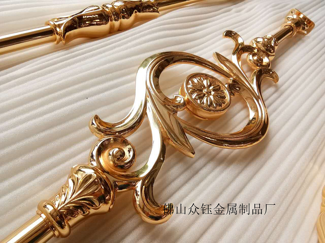 别墅铝艺护栏立柱 订制