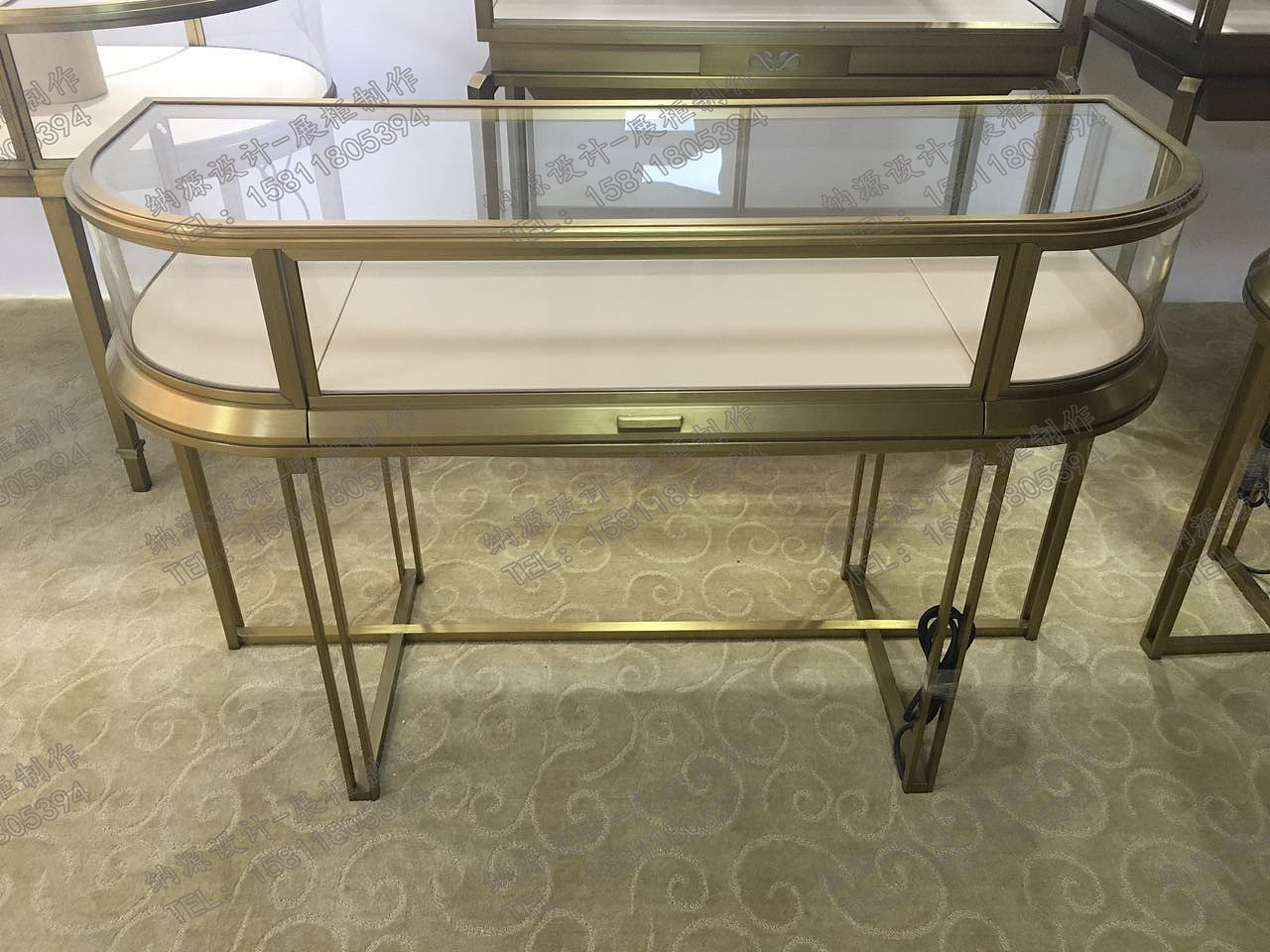 高端不锈钢珠宝展示柜