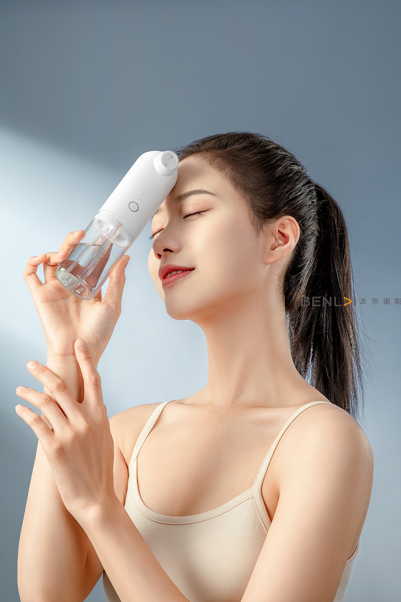 超微小气泡美容仪模特图 模特图片 化妆品场景摄影