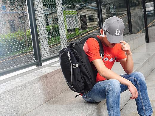 背包（个人主页-ZMzI0NDU0NzY=） - 产品摄影 - 站酷设计师fanhuiyang原创素材 - 站酷ZCOOL