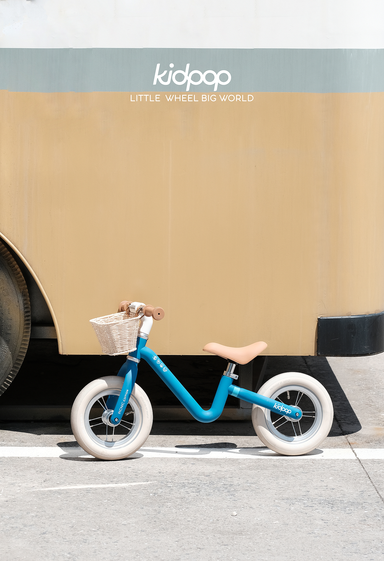 [KIDPOP奔驰有你，自在骑行 | 新季平衡车形象拍摄]（图ZMjc1MTA2MjI0） - 产品摄影 - 站酷设计师瞌睡蜜蜂原创素材 - 站酷ZCOOL