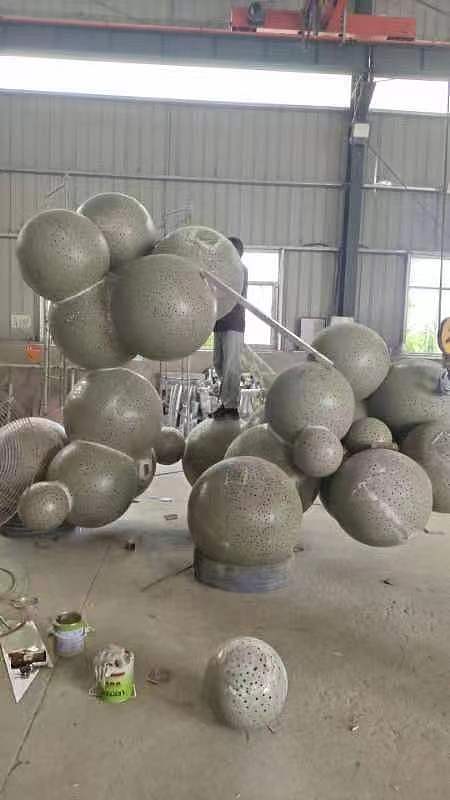 昆明-售楼部-树🌲生产-制作-安装过程展示（图ZMzQ4Nzc2MzAw） - 雕塑 - 站酷设计师德森雕塑标识景观原创素材 - 站酷ZCOOL