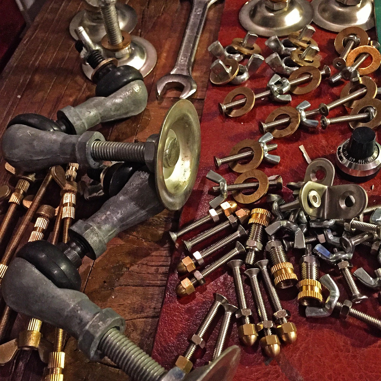 NOTHING STUDIO之熊制造-手摇式收音机