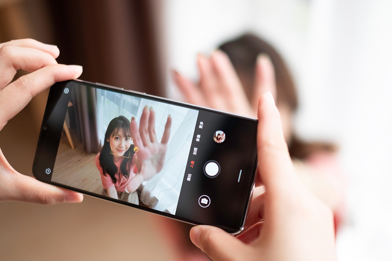 魅族手机note9 产品+模特手持照