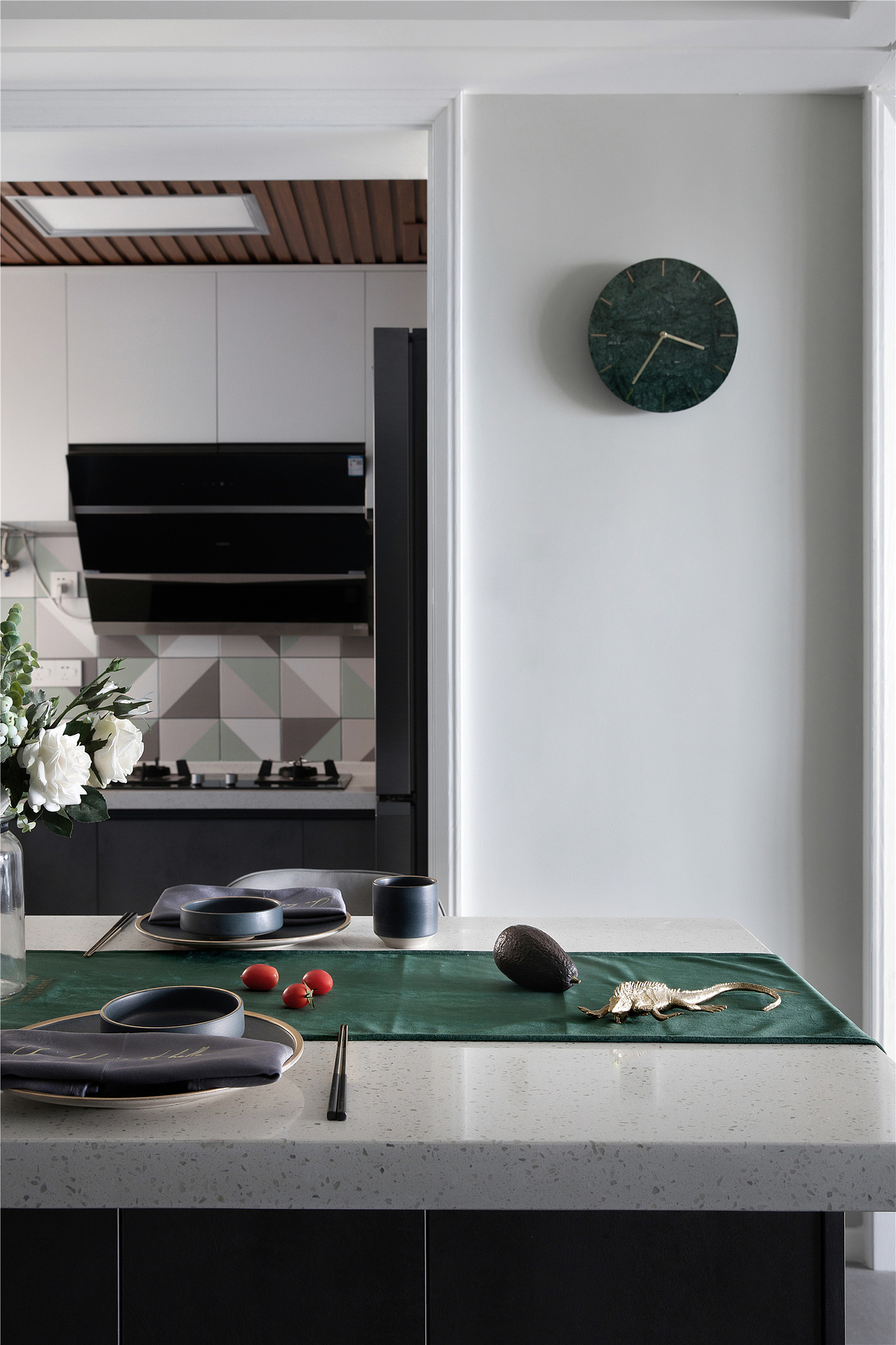 雪松与甜橙 - 现代北欧公寓实景-97平2居（图ZMTM4OTUwMDIw） - 家装设计 - 站酷设计师方平米设计原创素材 - 站酷ZCOOL