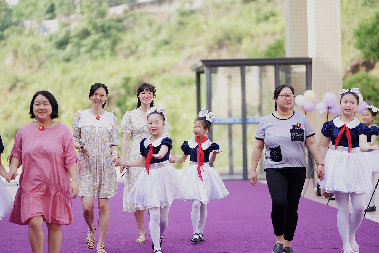 大汉小学班主任节-上（图ZMjU3OTI1MDI0） - 人文/纪实摄影 - 站酷设计师六月爸爸原创素材 - 站酷ZCOOL