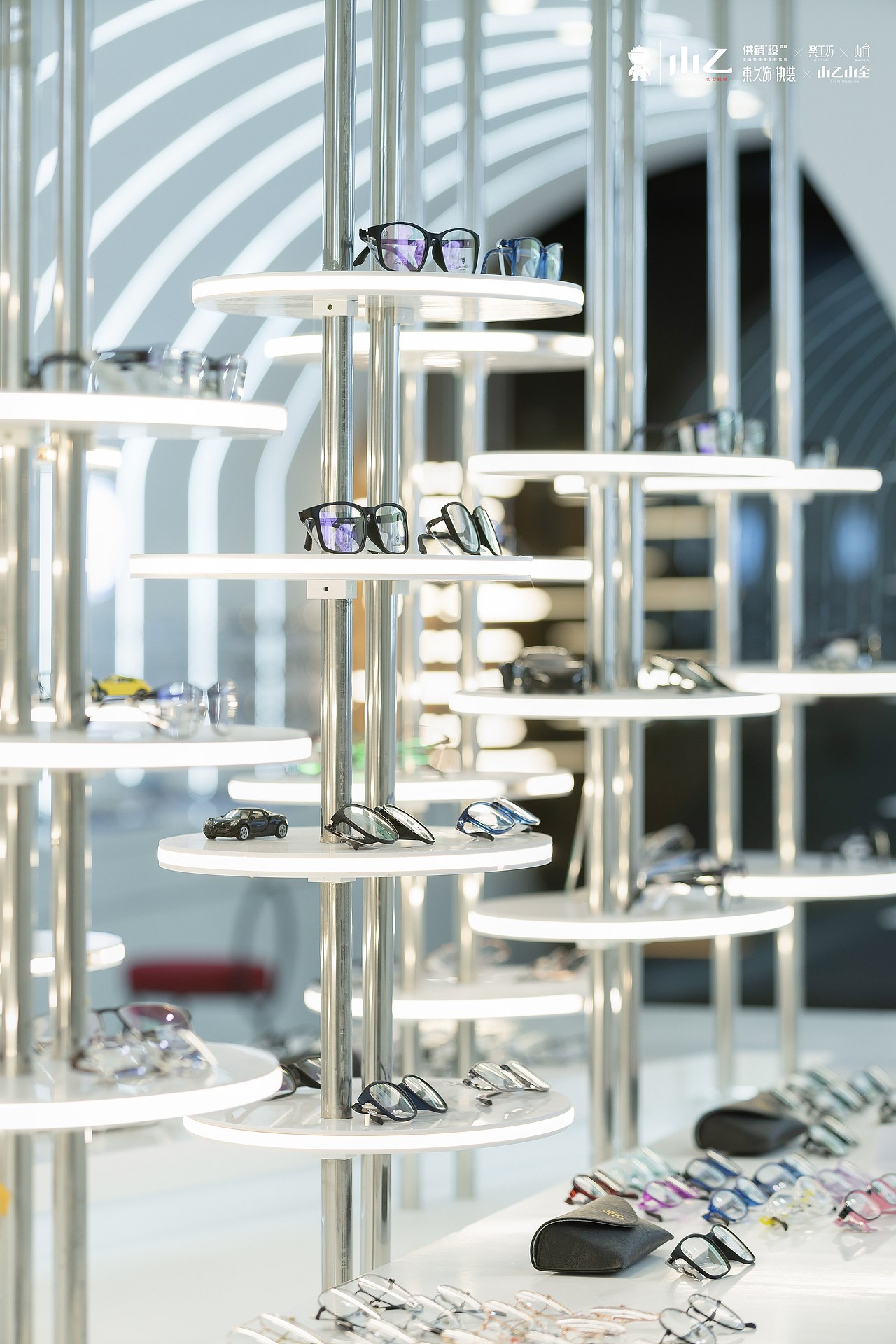 山乙商业空间设计|眼镜店（图ZMjkyMDY5NTM2） - 商业空间设计 - 站酷设计师山乙建设商业空间原创素材 - 站酷ZCOOL