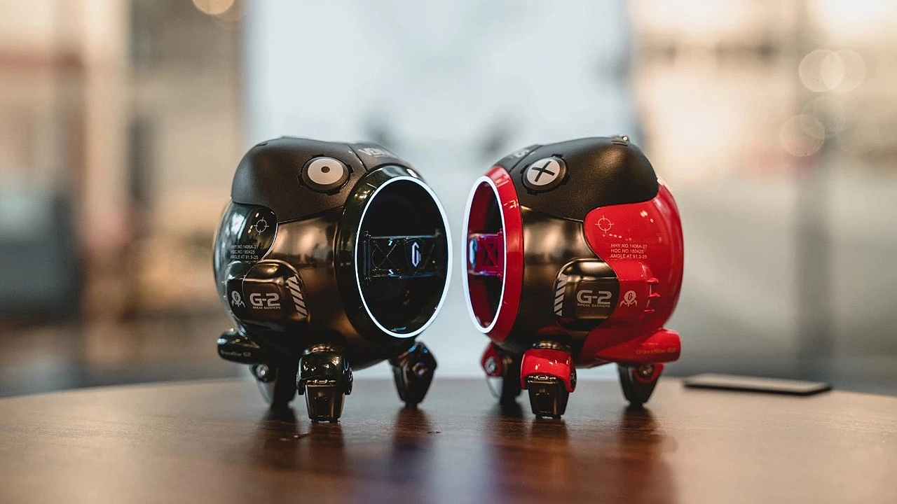 我喜欢这圆润的小屁股，放起音乐来一抖一抖的可性感了（别想歪了）<br>很难得的是，Venus这么小的体积，音质居然可以媲美比它大很多的音响，<br>在同级别尺寸的音响里音质难逢敌手<br>（可能是金属腔体的加持下能Hold住这么大的声量）