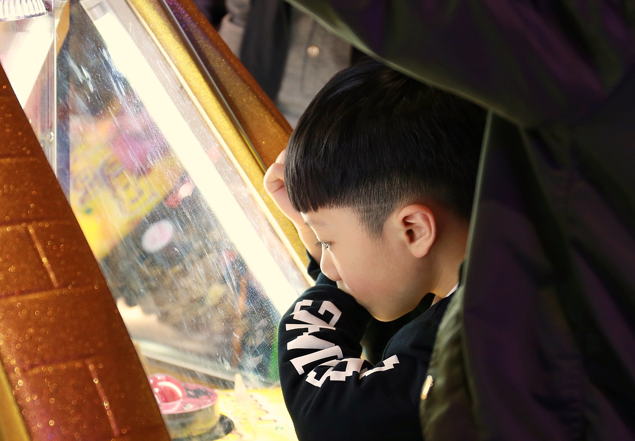 游乐场（图ZMTQ2NjU2ODQw） - 人像摄影 - 站酷设计师白雀城人原创素材 - 站酷ZCOOL