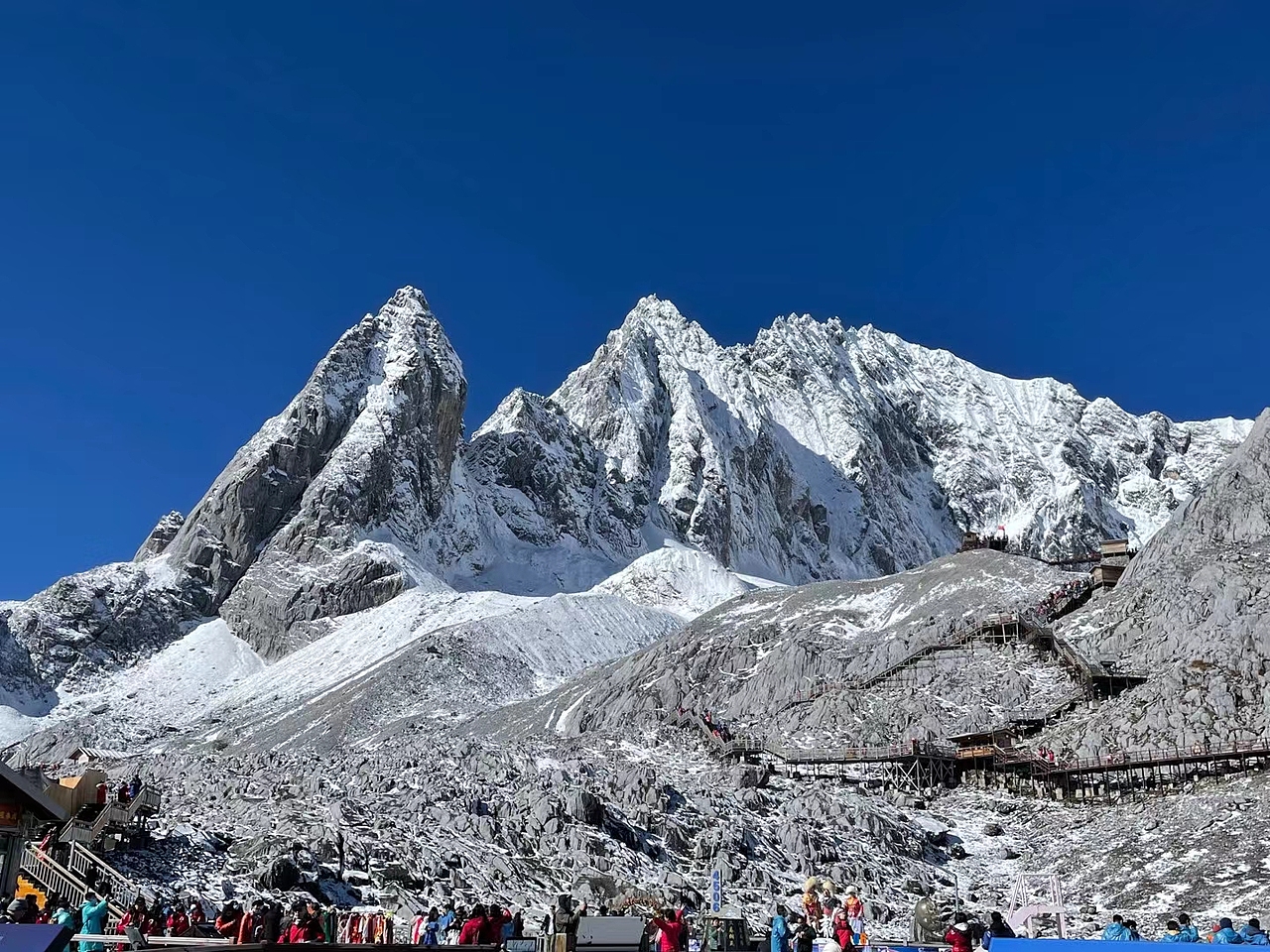 玉龙雪山~2021第一场雪❄️邂逅了吗?