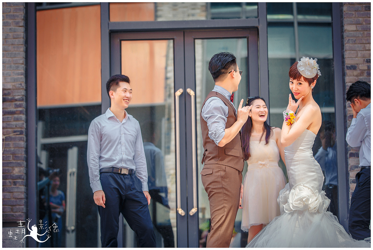 青蛙摄影婚礼拍摄-逗逼是你逗逼!