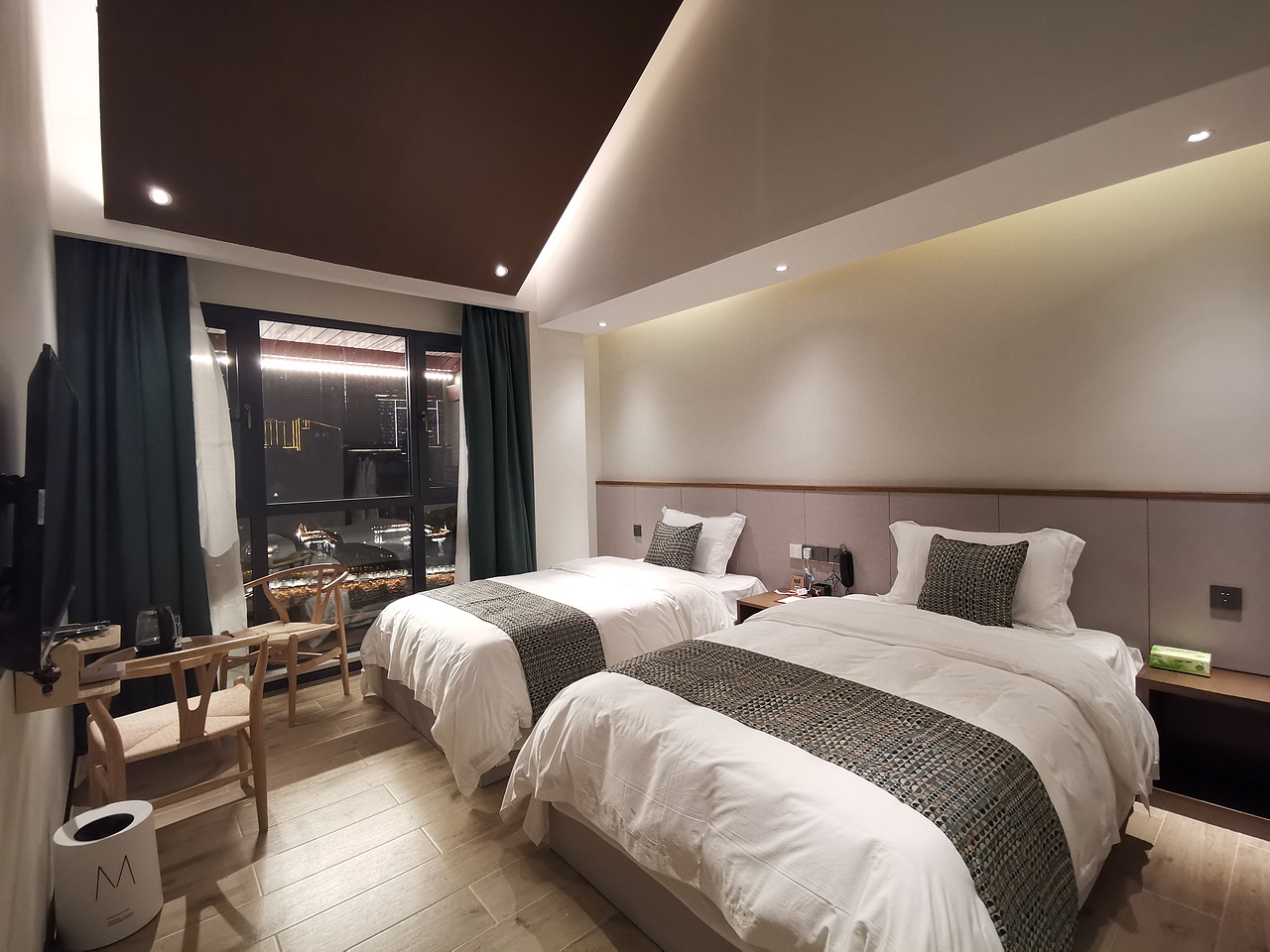 我们打碎了一个瓷器——记瓷城渌水旁的民宿