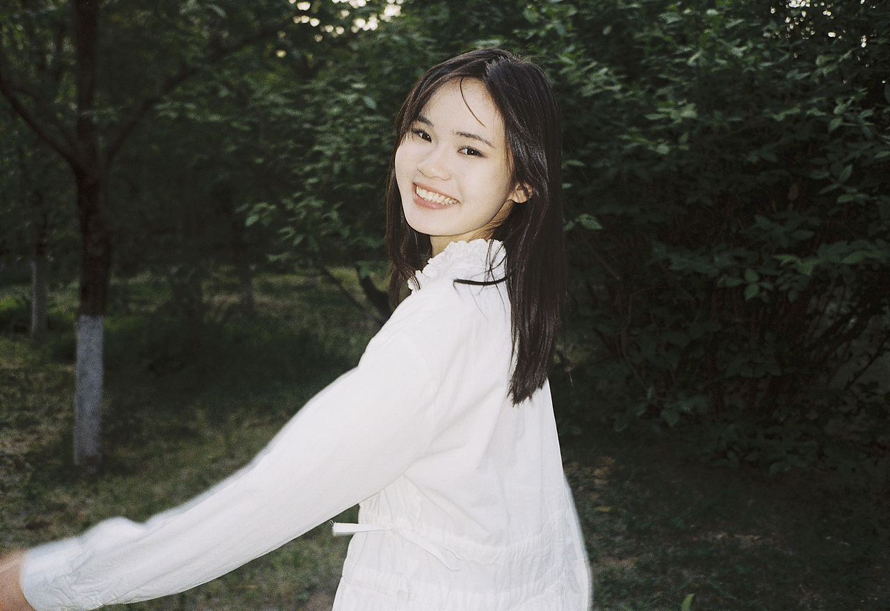 《向春天出发》（图ZMjk3OTUwMTMy） - 人像摄影 - 站酷设计师老陈不吃泡泡糖原创素材 - 站酷ZCOOL