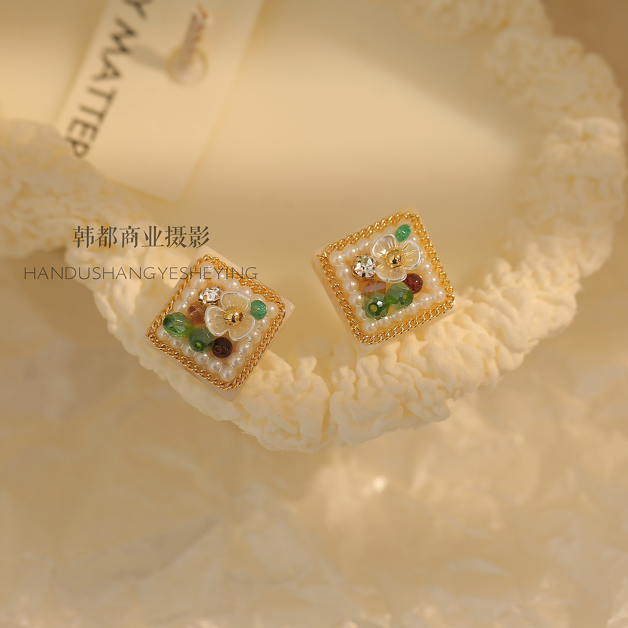 欧美风 轻奢珍珠饰品静物图暖色系拍摄（图ZMjg5MDY2NDI4） - 产品摄影 - 站酷设计师麦图商业摄影原创素材 - 站酷ZCOOL