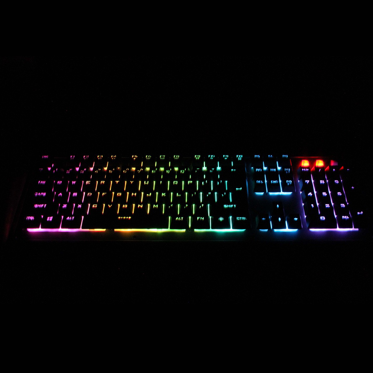 三维设计3dmax商业产品后期精修产品设计工业产品淘宝京东天猫亚马逊跨境电商产品游戏银色金属键盘