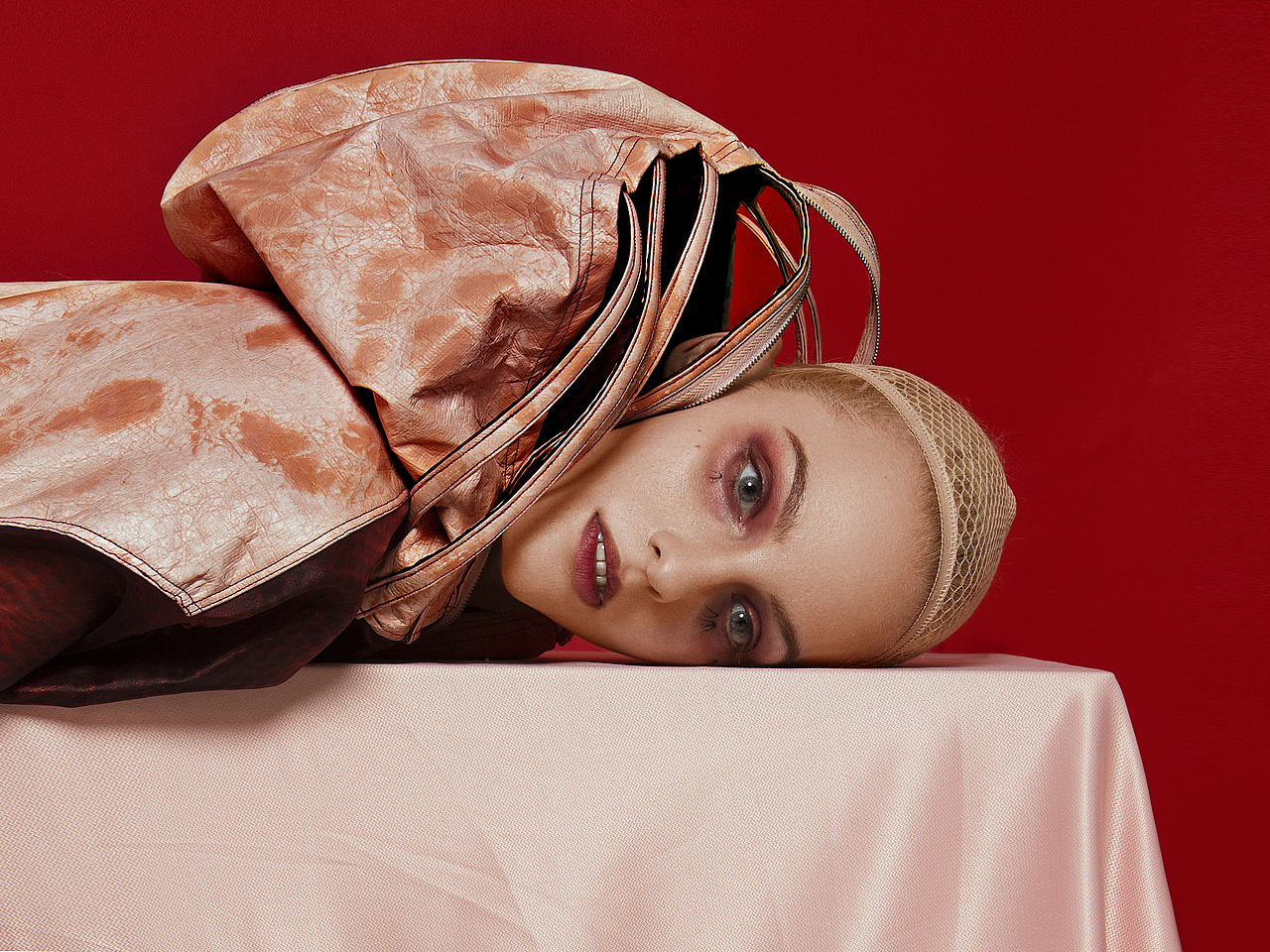 束缚｜摄影创作（图ZMTIzNjg1NzU2） - 人像摄影 - 站酷设计师haungzyuan原创素材 - 站酷ZCOOL