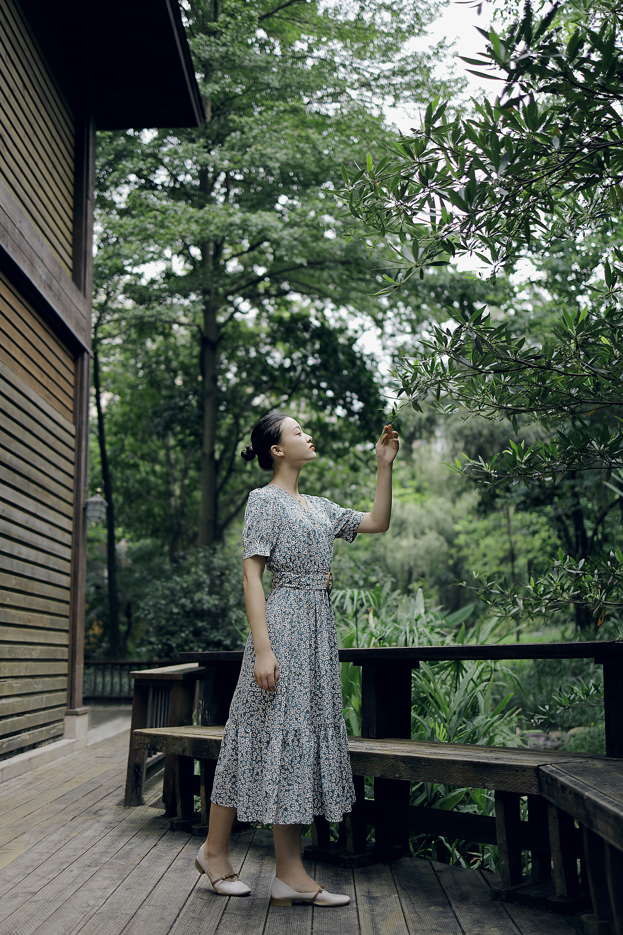 玉墨【EOS R+RF35 1.8】（图ZMjIwMzE4NTQ0） - 人像摄影 - 站酷设计师良俊原创素材 - 站酷ZCOOL