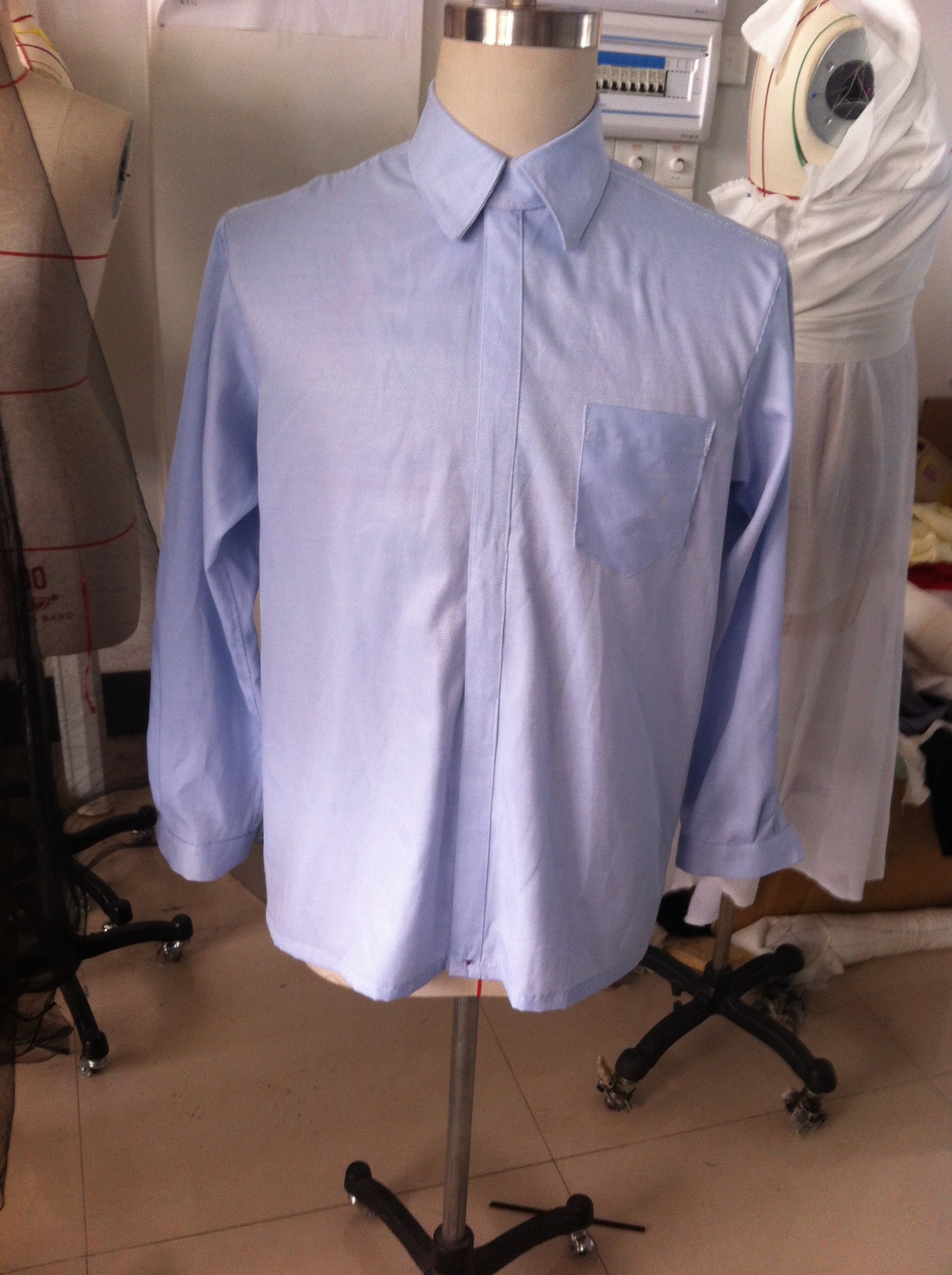 经典男士白衬衫素材图-欧莱凯设计网