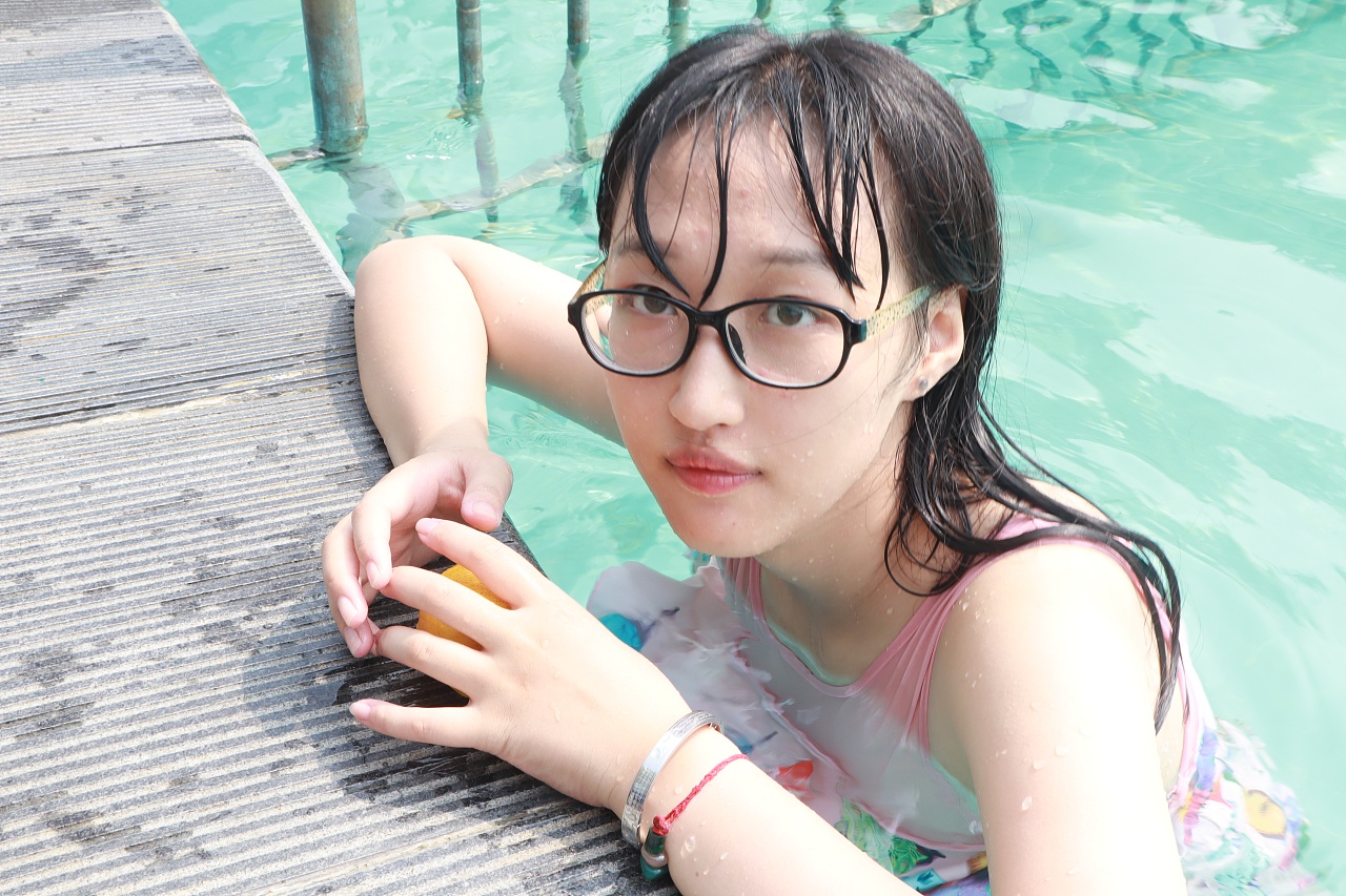 泳装美女照片中国图片