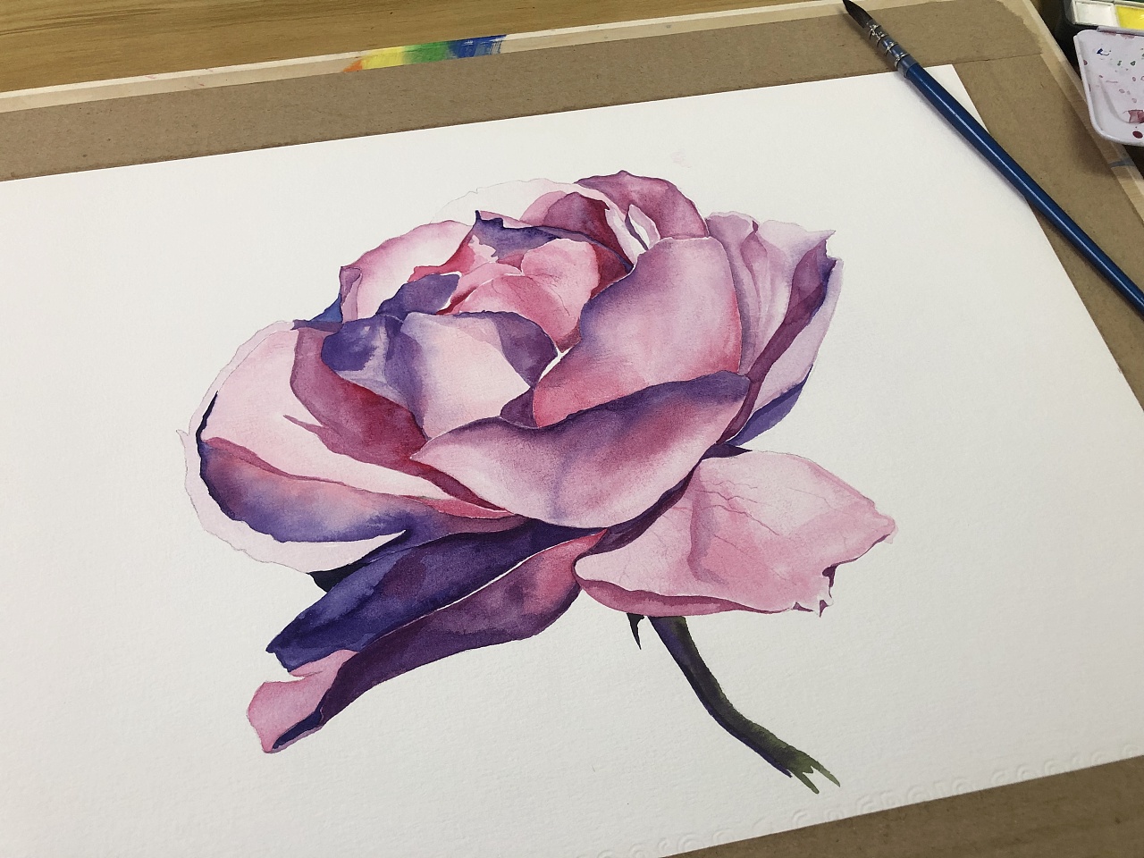 1年前 52 1 0 南京  |  ux设计师 不用送真花了,等过年我再画个包[xyj