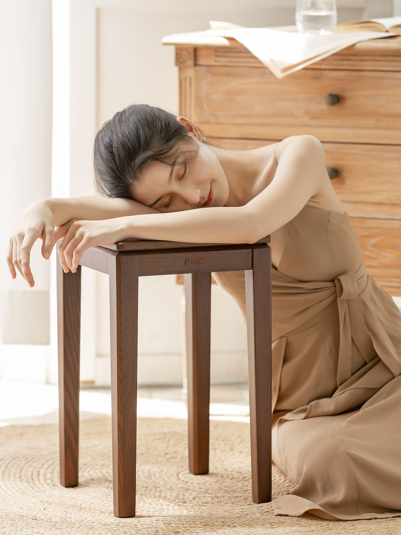 一本书一杯水一个下午