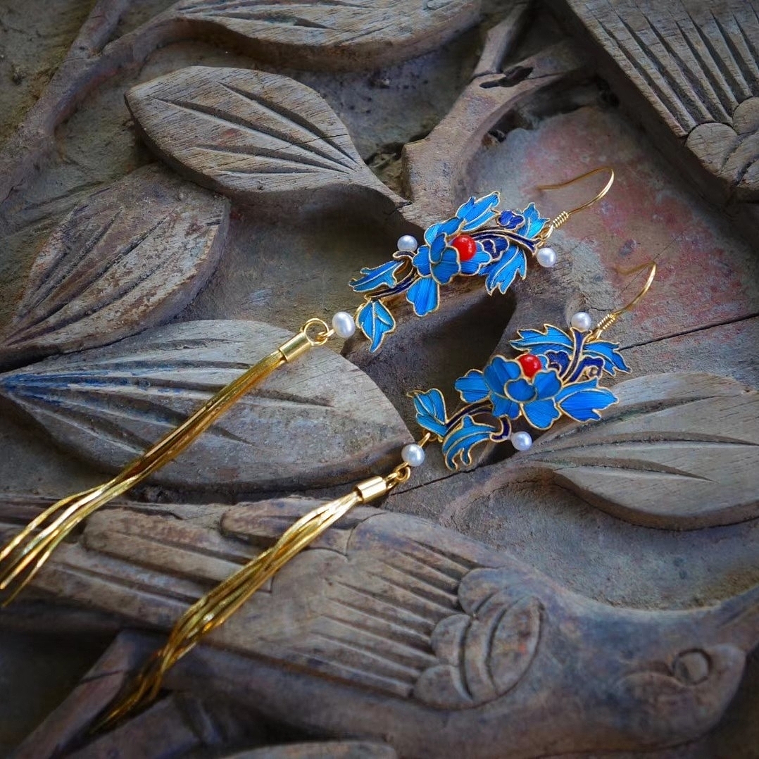 殊宮珠寶 點翠花絲鑲嵌集結(jié)地（圖ZMTcyNjg4MDUy） - 首飾設(shè)計 - 站酷設(shè)計師殊宮古典珠寶原創(chuàng)素材 - 站酷ZCOOL