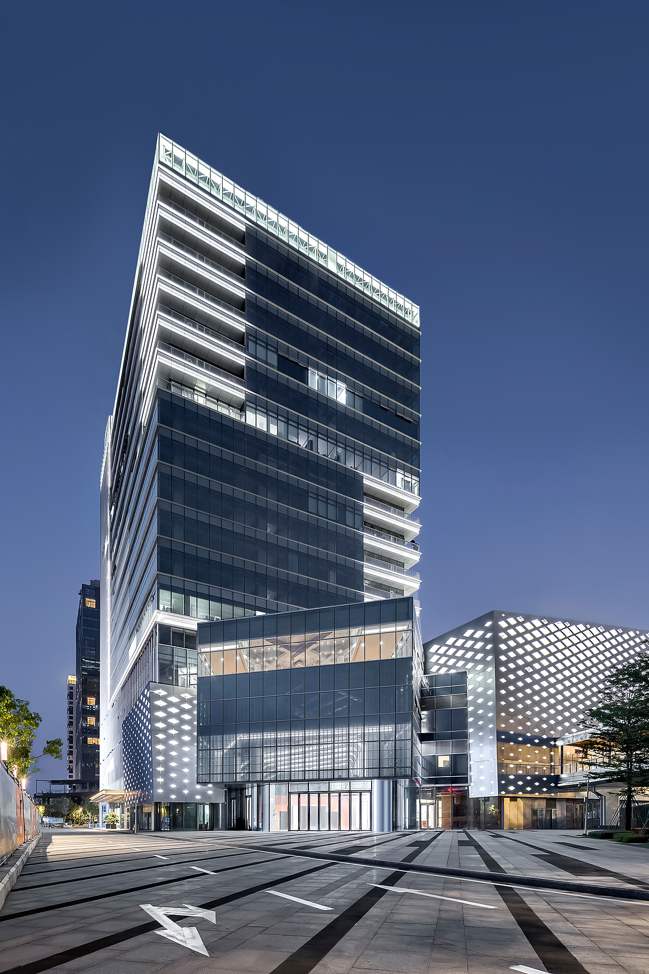 办公空间/招商深圳中港大厦（图ZMjU1NTc2MDYw） - 环境/建筑摄影 - 站酷设计师疯筝1978原创素材 - 站酷ZCOOL