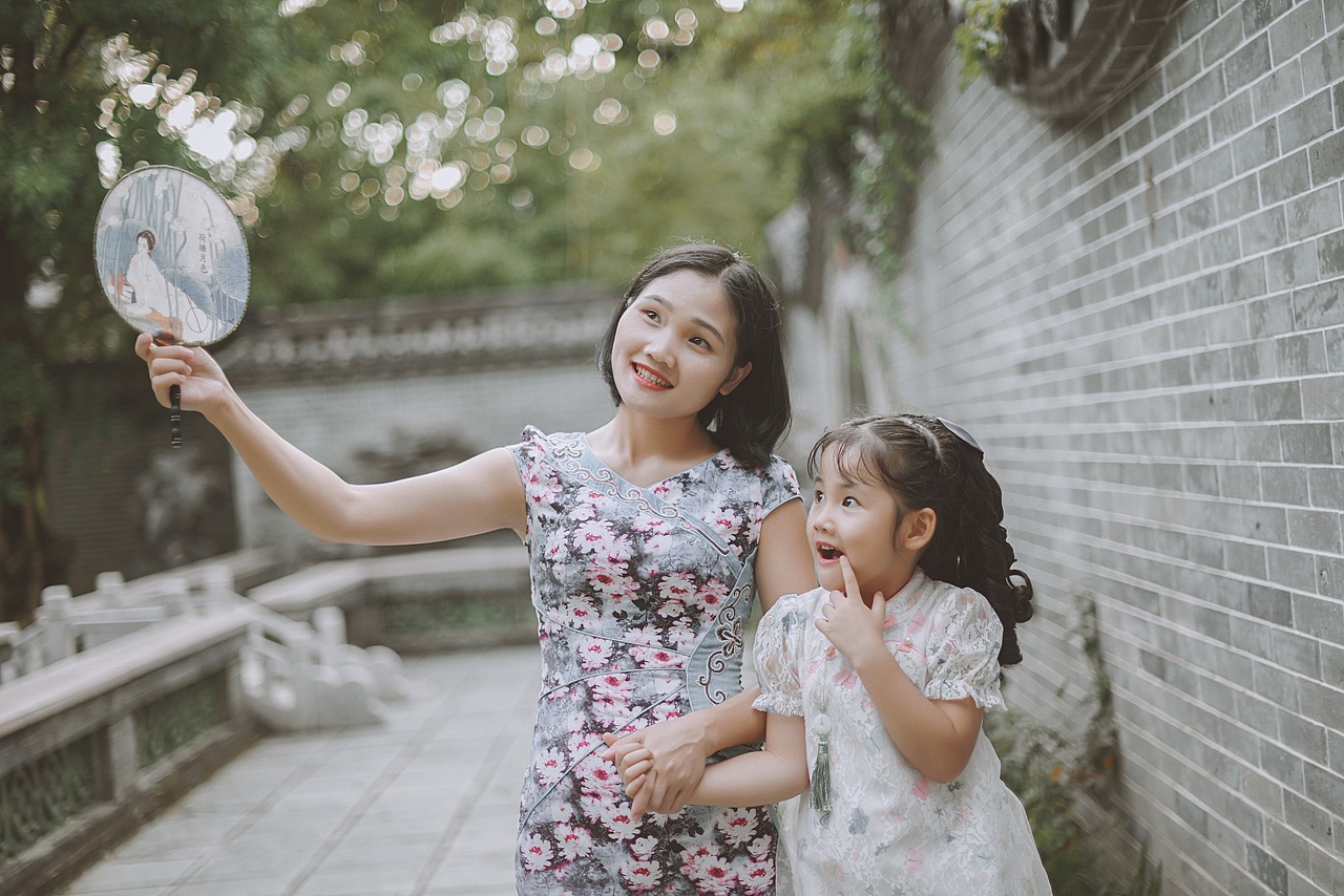 亲子旗袍写真（图ZMjcwNDU4OTI4） - 人像摄影 - 站酷设计师简曦_Y2原创素材 - 站酷ZCOOL