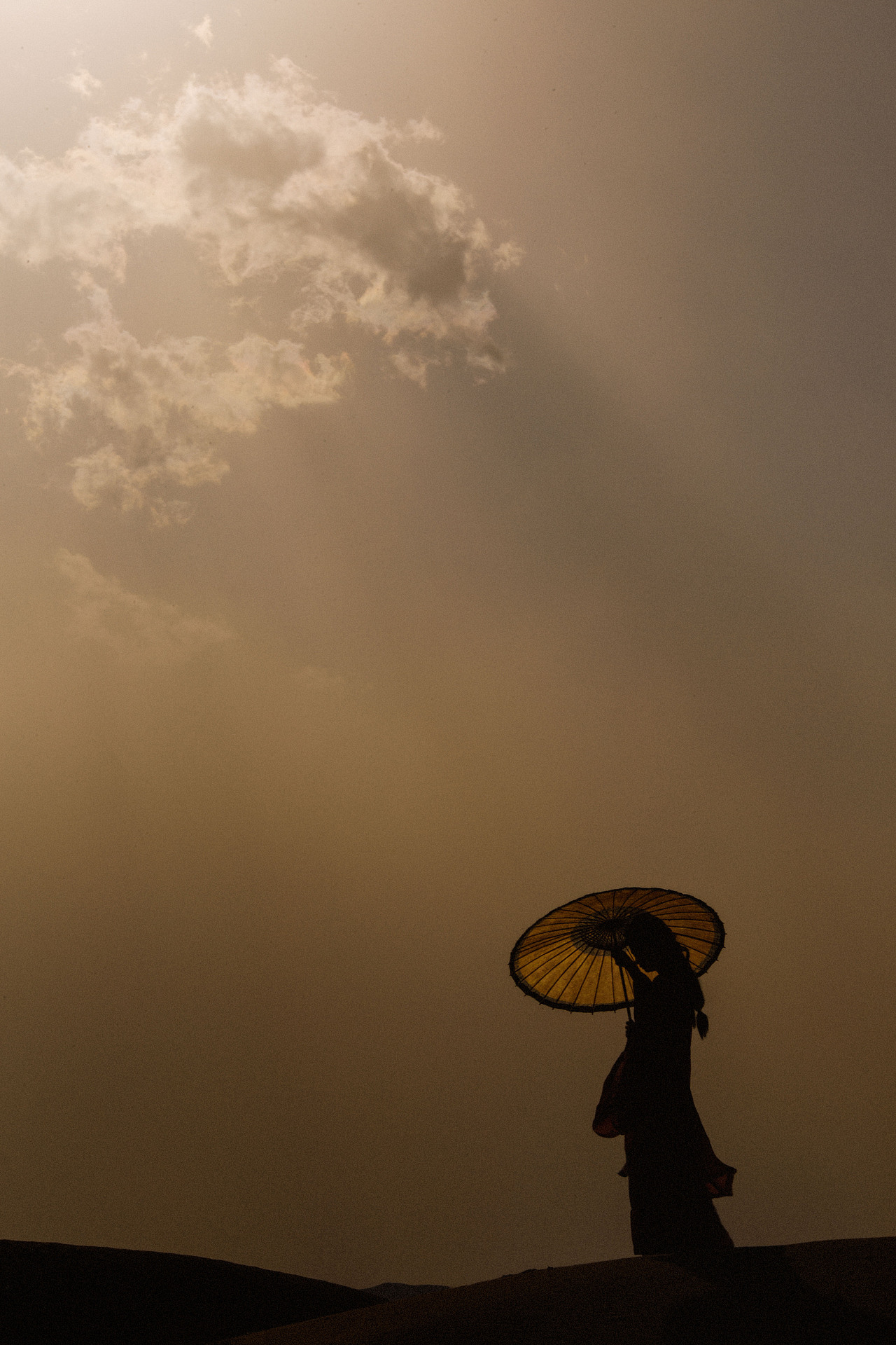 漠上行（图ZMTU1NDMwMTYw） - 人像摄影 - 站酷设计师若寒Rock原创素材 - 站酷ZCOOL