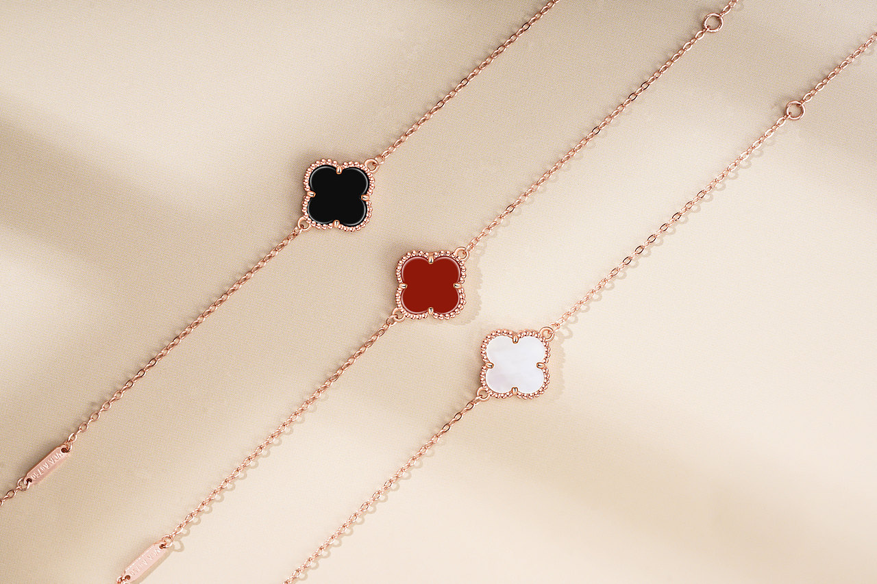 2020年流行元素之 四葉草項(xiàng)鏈 修圖（圖ZMjExNjgzOTcy） - 電商 - 站酷設(shè)計(jì)師船長(zhǎng)大人的迷妹原創(chuàng)素材 - 站酷ZCOOL