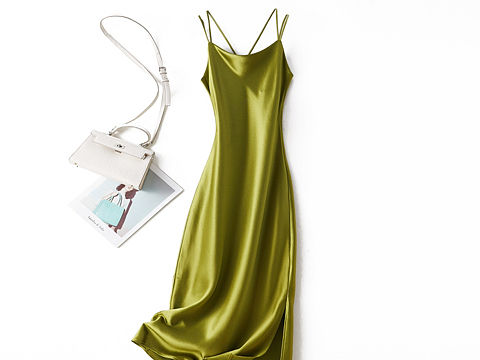 连衣裙拍摄｜平铺拍摄｜挂拍拍摄｜服装静物拍摄｜（个人主页-ZNjQ1NjA1NjA=） - 产品摄影 - 站酷设计师Z731942742原创素材 - 站酷ZCOOL